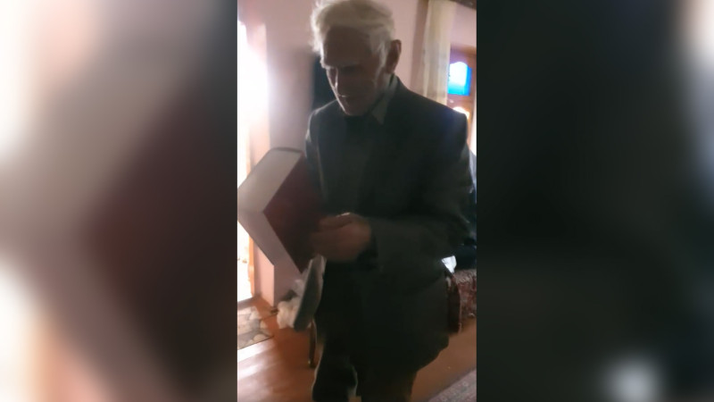 100-dən çox kitabın müəllifi kasıblıqdan evində qaz yandıra bilmir