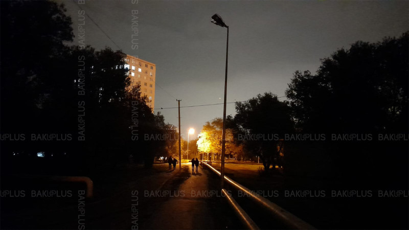 Zərifə Əliyeva adına istirahət parkının bir hissəsində işıq dirəkləri işləmir