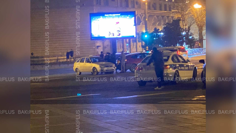 Bakıda daha bir “Prius” qəza törədib