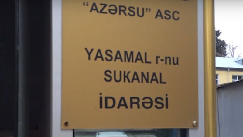 Yasamal rayonunda kanalizasiya suyu mənzilin mətbəxinə daşıb