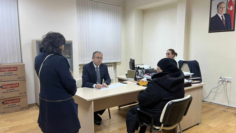 Səbailin icra başçısı şəhid anasının qayğıları ilə maraqlanıb