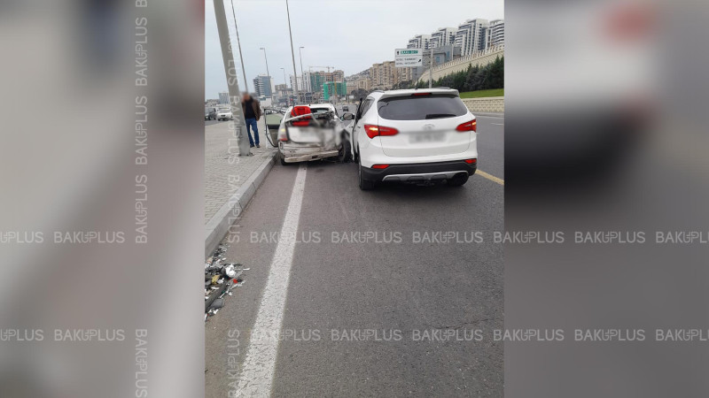 Bakıda “Bolt” taksinin sürücüsü qəzaya uğrayıb
