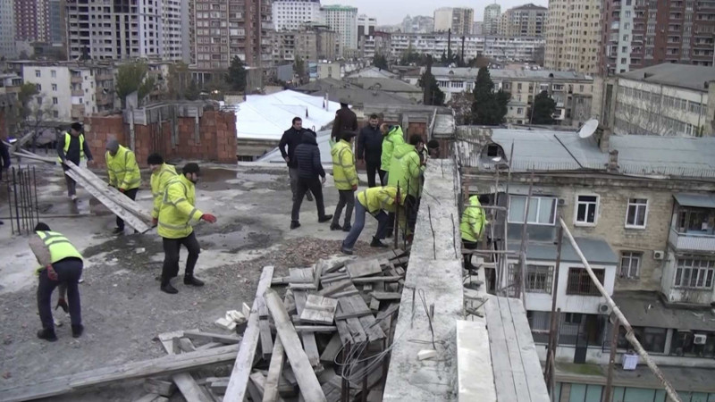 Nərimanov rayonunda qanunsuz tikililər sökülür