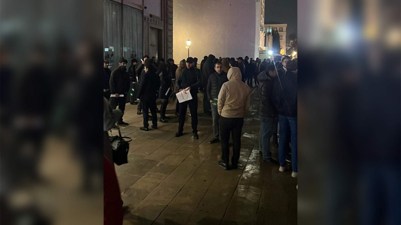 Bakıda anti-Türkiyə filminin nümayişinə etiraz aksiyası keçirilib
