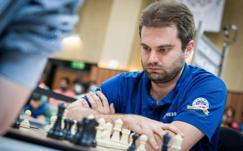Şahmat üzrə Olimpiya çempionu Bakıya gəlib