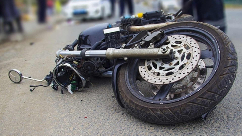 Nəsimi rayonunda motosiklet avtoqəzaya düşüb