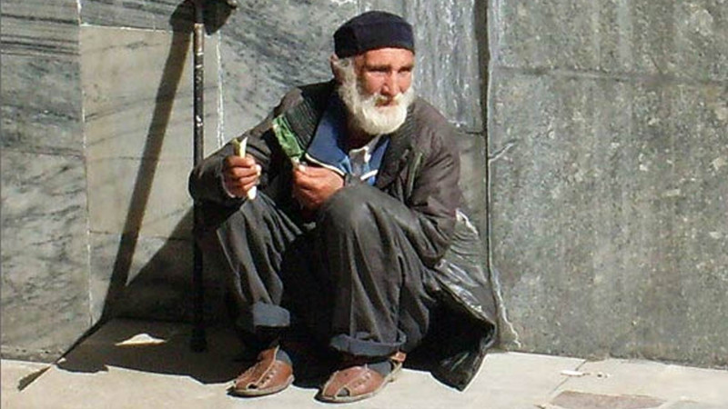 Bakıda nəzir yığan gözdən əlilin pulları oğurlanıb