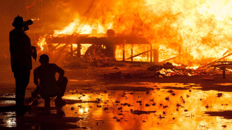 Xəzər rayonunda istehsalat sexi yanıb