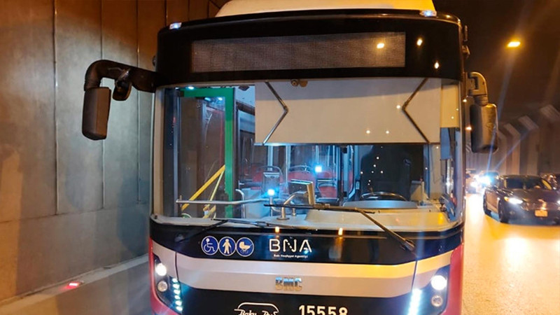 Ziya Bünyadovda “BakuBus”ın avtobusu qəzaya uğrayıb