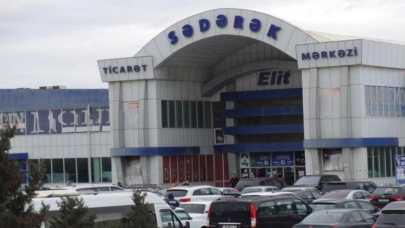 “Sədərək” ticarət mərkəzinin sahibinin oğlundan 800.000 AZN oğurlanıb