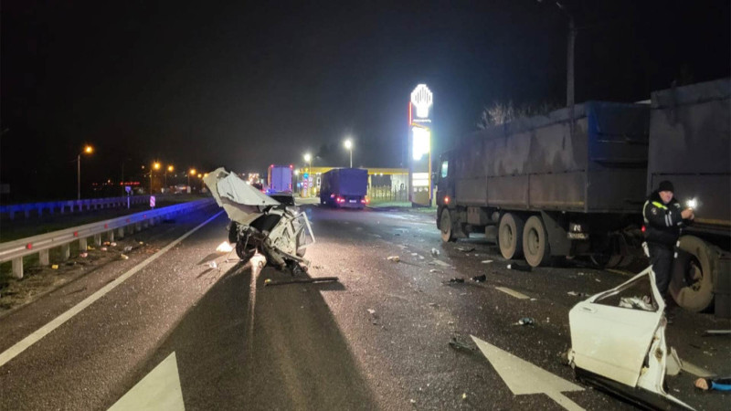 Qobustan qəsəbəsində “VAZ” və “KamAZ” toqquşub