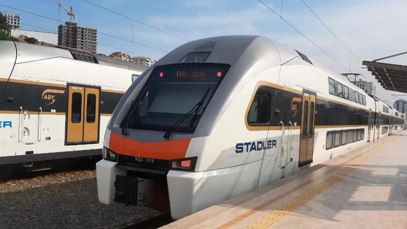 Elektrik qatarının vurduğu piyadanın kimliyi bəlli olub