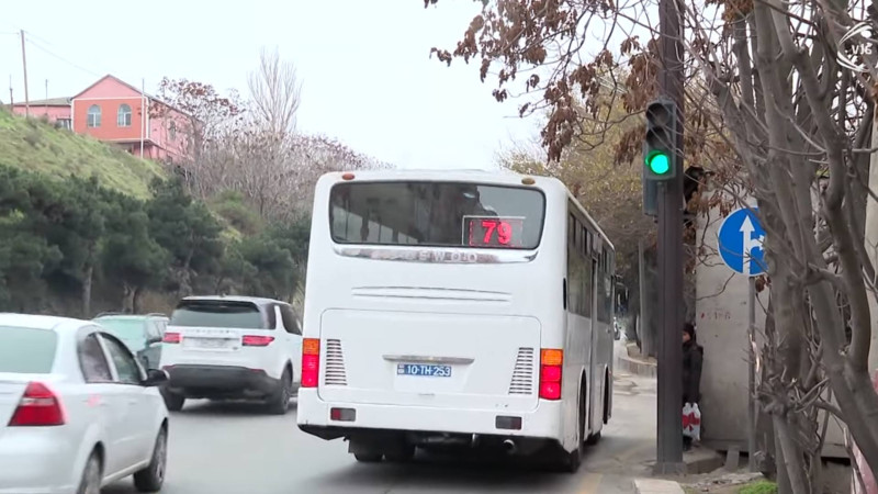 Bakıda dayanacaq işıqforun qarşısında quraşdırılıb