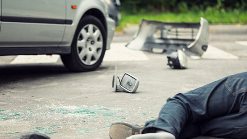 Xəzər rayonunda qəza: nənə nəvəsi ilə avtomobillə vurulub