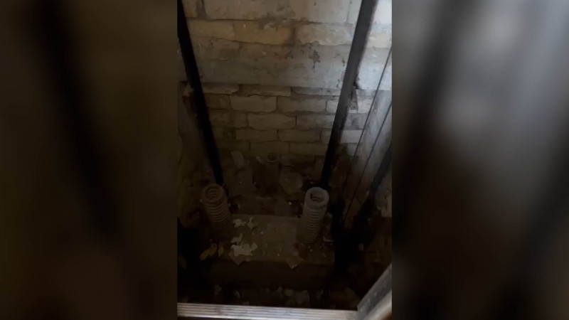 Bakıda onbirmərtəbəli binanın liftindən istifadə etməyə qadağa qoyulub