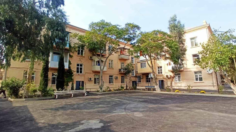 Şüvəlan qəsəbəsində növbəti məhəllə təmir olunub