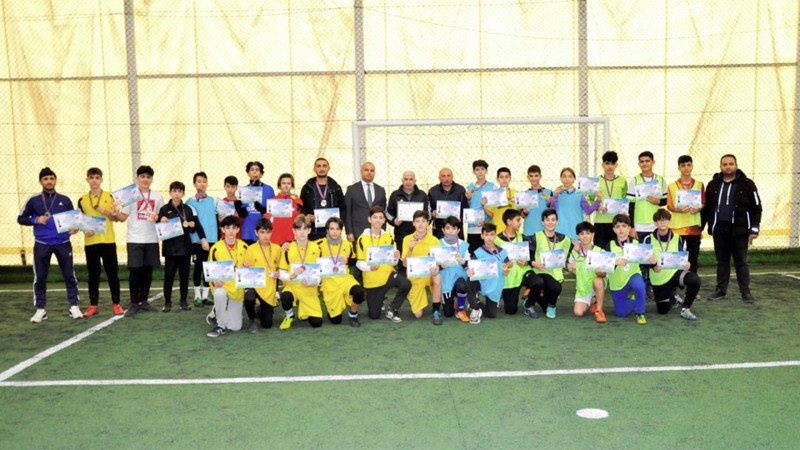 Nərimanov rayonunun məktəbləri arasında minifutbol turniri keçirilib