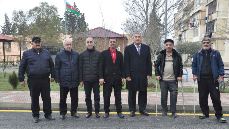 Qaradağ rayonunda şəhid ailələrinin yaşadığı küçə təmir olunub