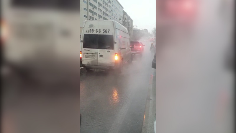 Yasamalda istilik borusu partlayıb