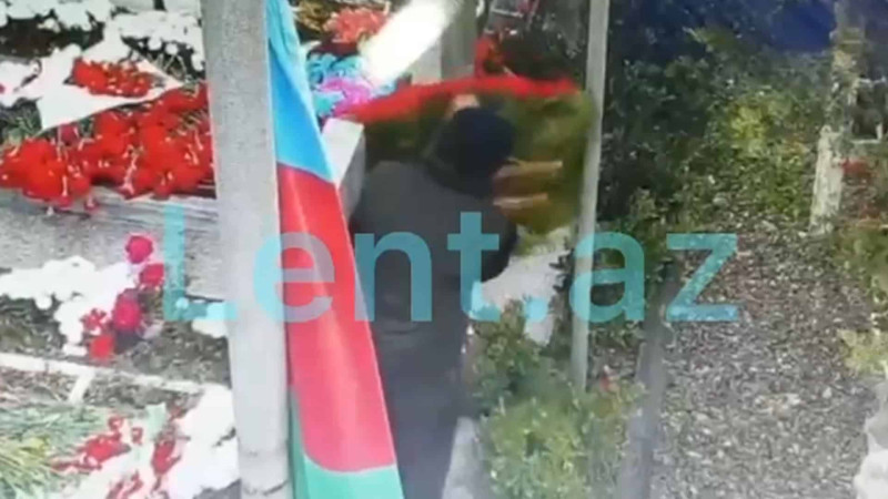 Fəxri xiyabanda şəhidlərin məzarlarından oğurluq edilib