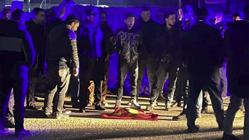 Masazırda yeni doğulmuş körpə küçəyə atılıb