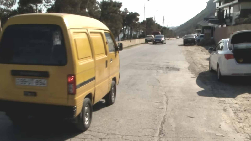 3 il ərzində bağlı olan Badamdar yolunda cəmi 300 metr uzunluqda asfalt çəkilib