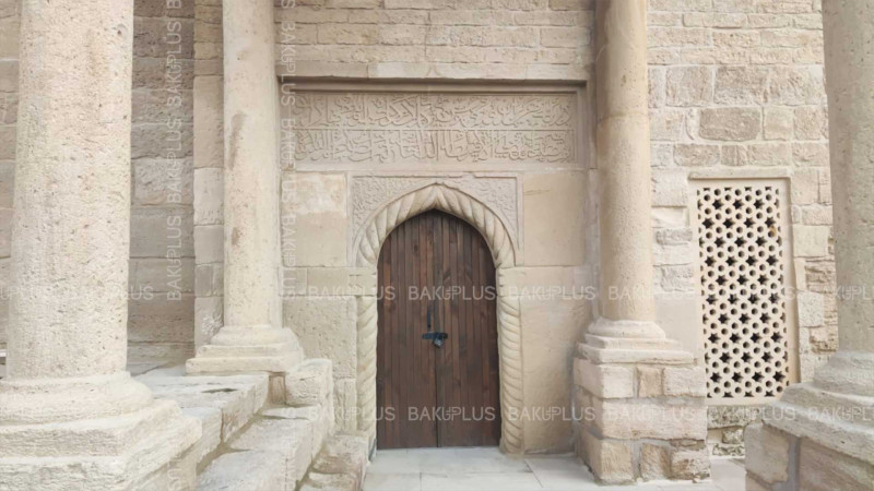 Əmircan qəsəbəsinin ən qədim tarixi abidələrindən olan Nizaməddin məscidi