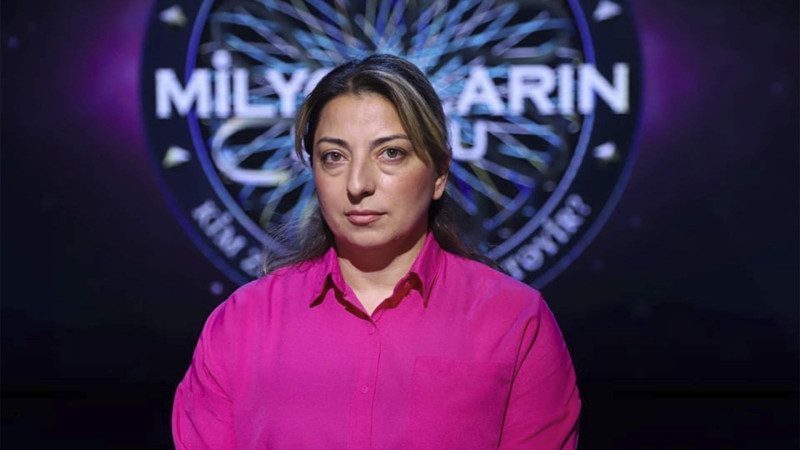 Bakı məktəbinin müəllimi TV-şouda qazandığı pulu aztəminatlı ailənin uşağının təhsilinə xərcləyəcək