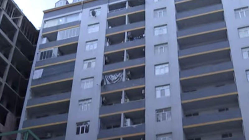 Binəqədi rayonunda özünü 12-ci mərtəbədən atan gənc sağ qalıb