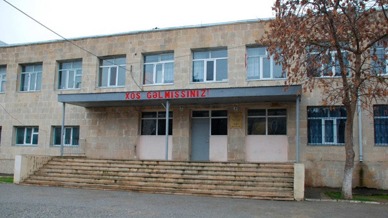 94 saylı məktəbin şagirdi damarlarını açmağa çalışıb?