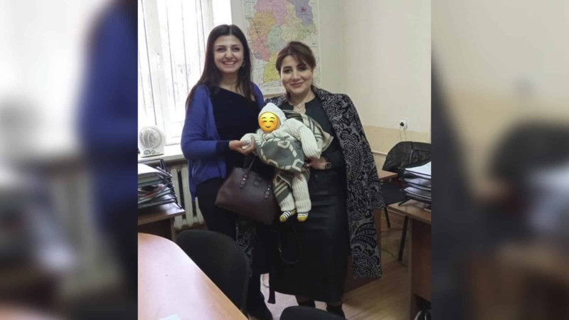 Bakı Universitetində tələbə körpəsini əmanət etməyə adam tapmayıb, dekan ona köməklik edib