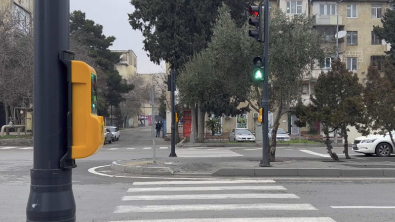 Nərimanov rayonunda piyadalar və avtomobillər üçün təhlükəli nöqtələrdə işıqforlar quraşdırılıb