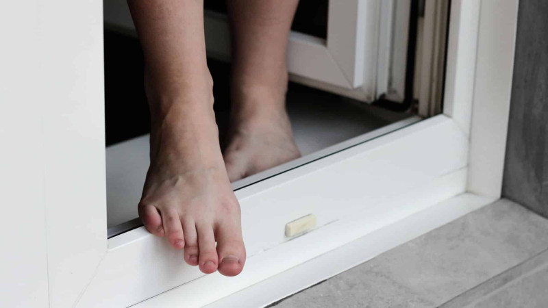 Atatürk prospektində intihar olub