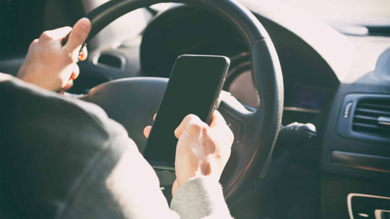 Bakıda avtobus sürücüsü telefonla danışaraq qəza törədib - YENİLƏNİB