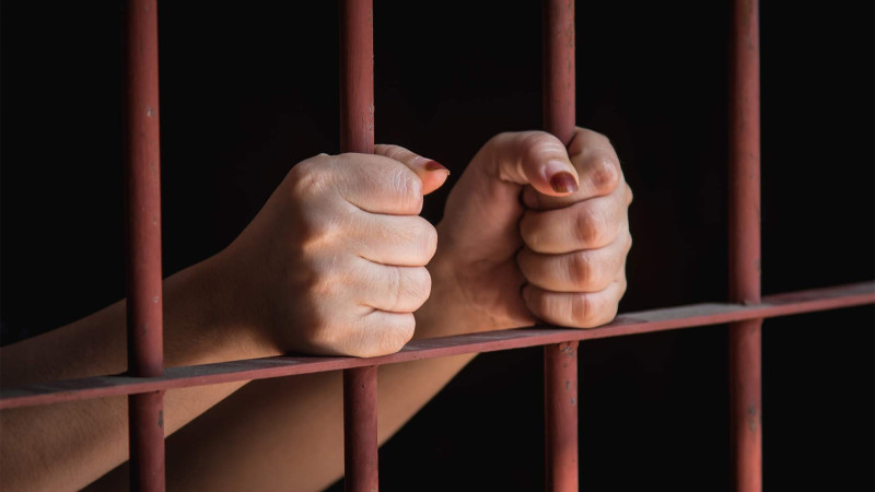 Qadınları fahişəliyə cəlb edən qadın həbs olunub