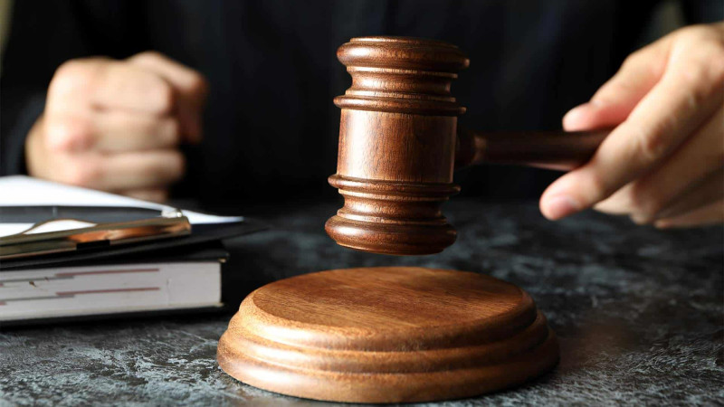 Bakıda qız öz rəfiqəsinin telefonunu oğurlayıb