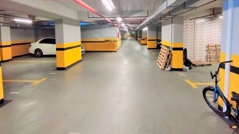 Yasamalda qarajda kişi meyiti tapılıb