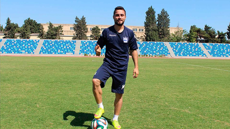 Məşhur futbolçunun atası həbsdə vəfat edib