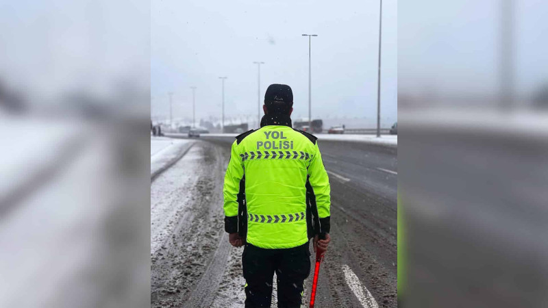Bakı-Sumqayıt yolunda zəncirvari qəzalara görə hərəkət iflic olub