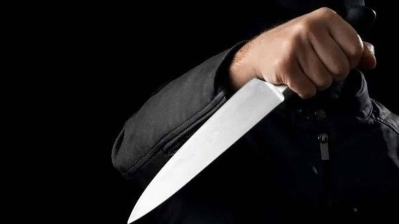 Bakıda gənc oğlan əsəbiləşdiyi üçün özünü bıçaqlayıb