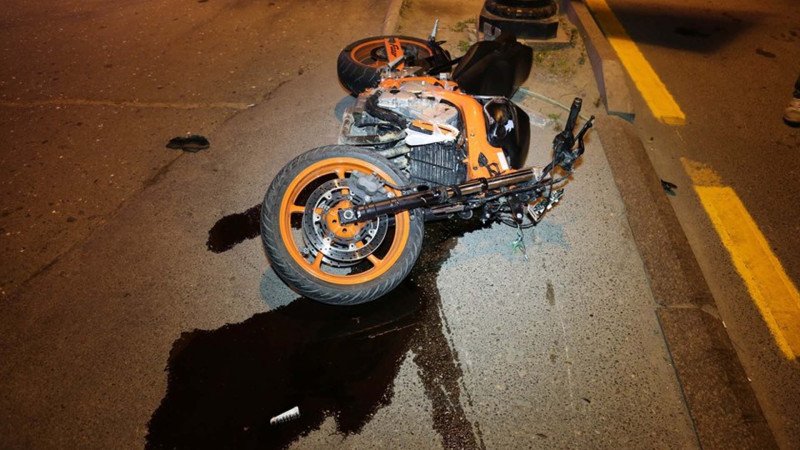 Bakıda yaşlı qadın yolu keçərkən onu motosiklet vurub