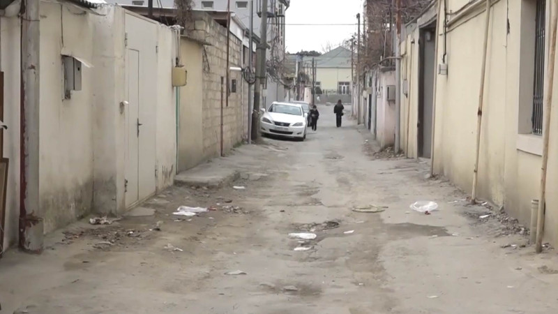 Keşlədə yeraltı kommunal işlər iki ildir aparılır: sakinlər isə asfalta həsrət qalırlar