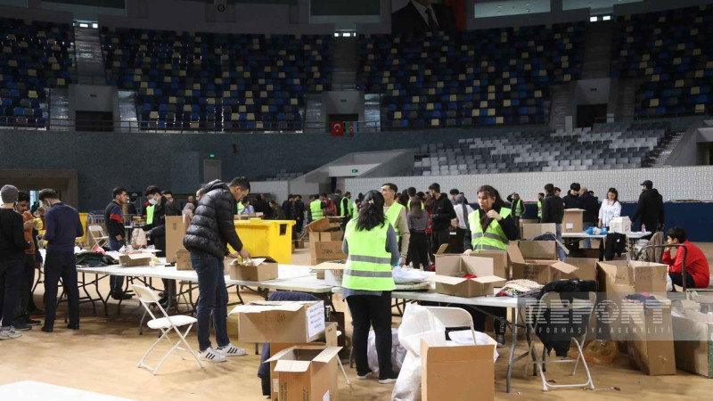 Bakıda 8 gündür Türkiyə üçün yardım toplanılır