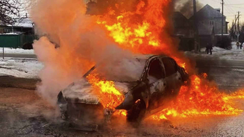 Xəzər rayonunda avtomobil alışıb