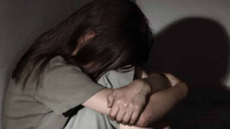 Bakıda evdən qaçan 17 yaşlı qız sığınacağa yerləşdirilib: “O, ancaq susaraq bir nöqtəyə baxır”