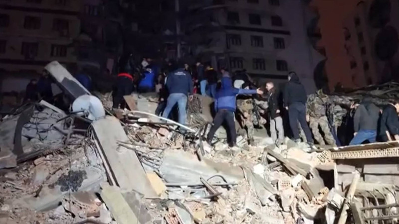 Türkiyəyə yardım üçün Bakıdan 2 təyyarə göndərilir
