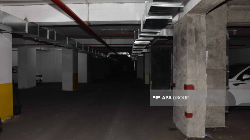 Nərimanov rayonunda 20 mərtəbəli binanın sütunları kəsilib