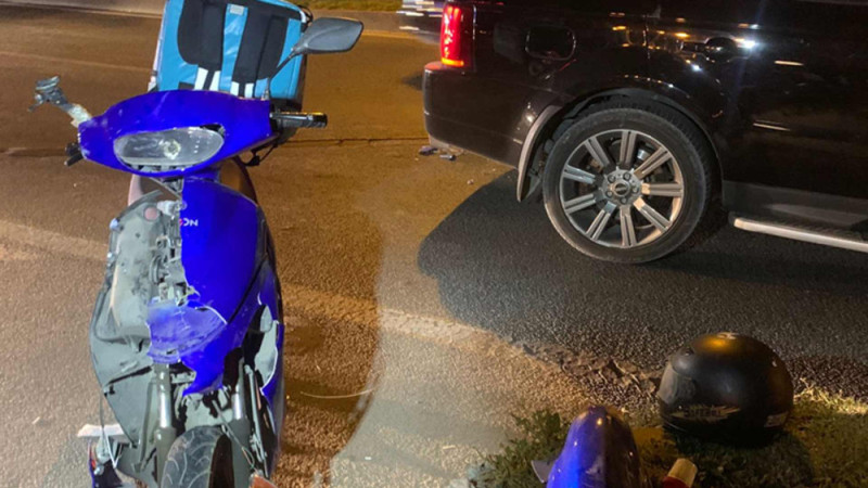 28 May küçəsində motosikletçi gənc kişini vurub