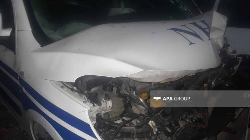 Zabrat yolunda “Chevrolet” polis avtomobilinə çarpılıb: 4 nəfər xəsarət alıb - VİDEO