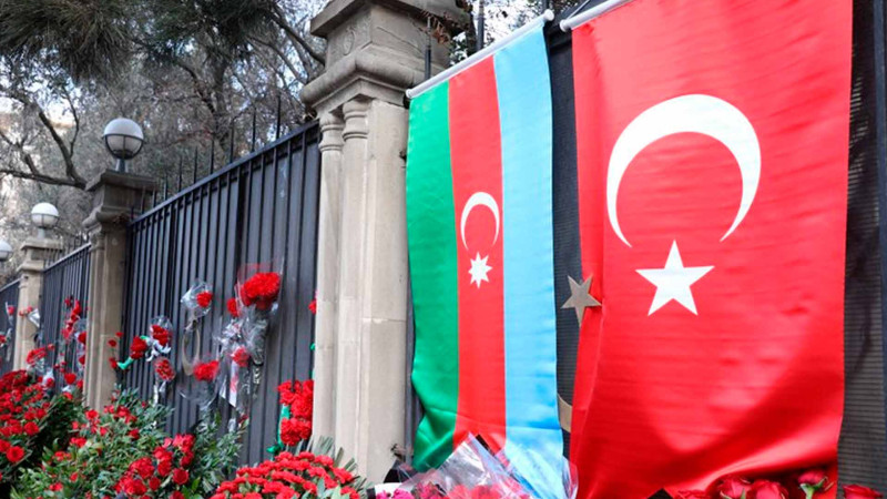 BDU-nun rəhbərliyi və işçi heyəti Türkiyə səfirliyini ziyarət edib, zəlzələ qurbanlarının xatirəsini ehtiramla yad edib